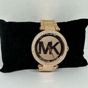 Michael Kors Parker MK5865 Women Rose Gold Analog Dial Quartz Wrist Watch NUL41